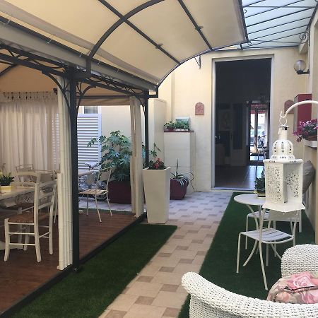 Hotel Internazionale Viareggio Kültér fotó