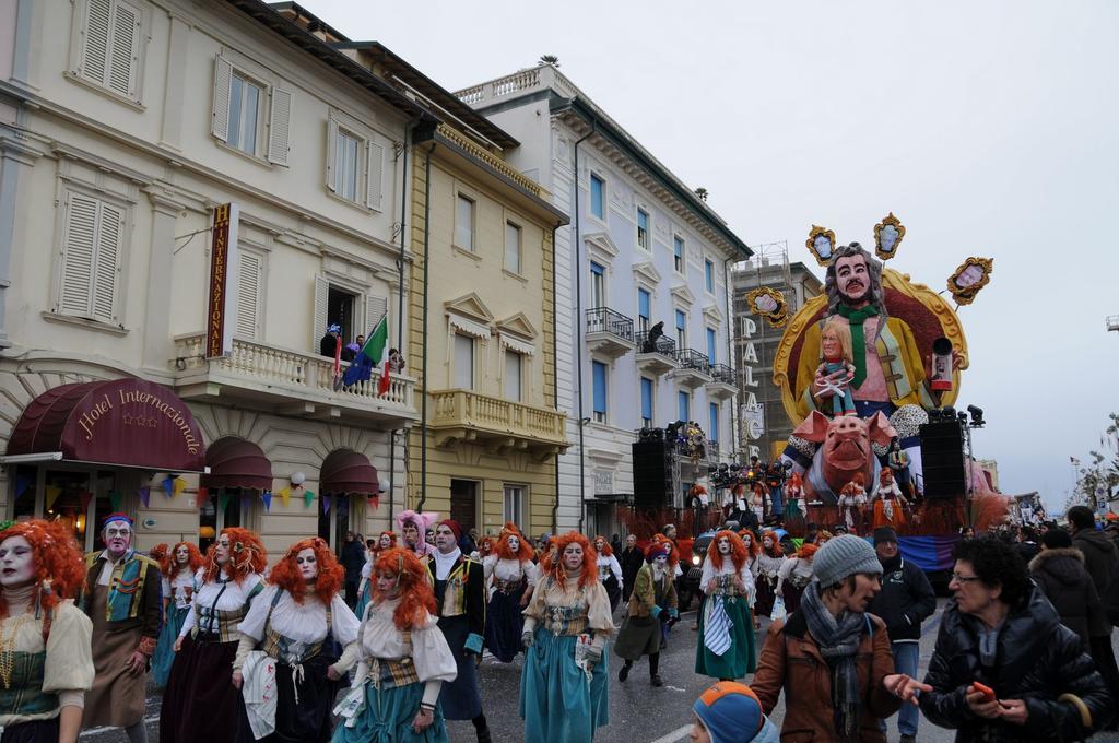 Hotel Internazionale Viareggio Kültér fotó