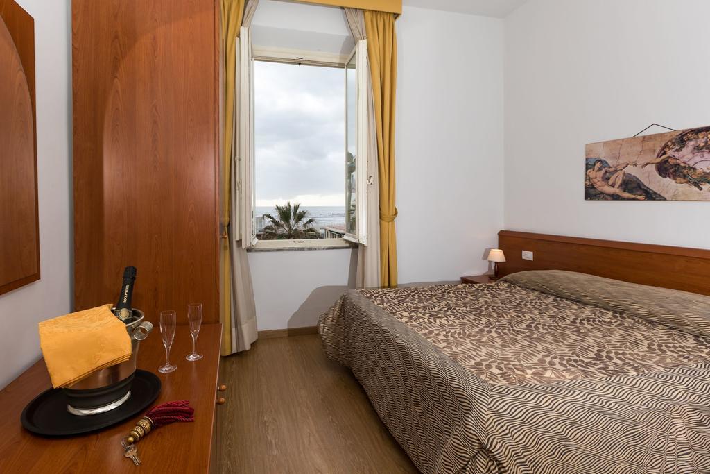 Hotel Internazionale Viareggio Kültér fotó