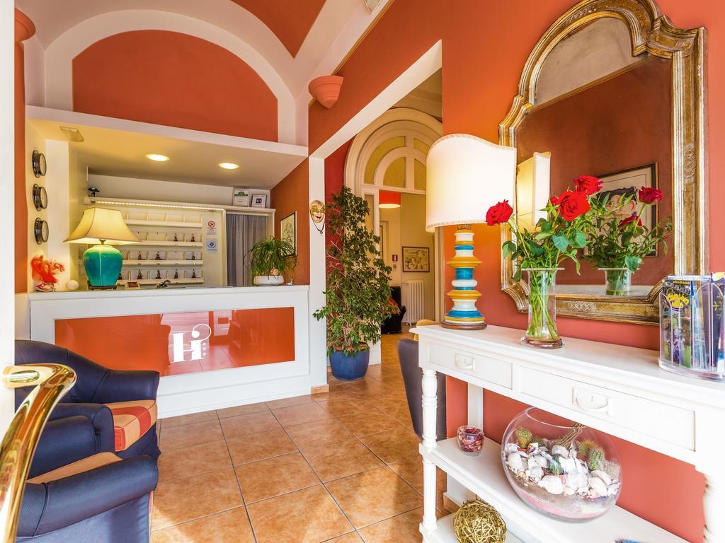 Hotel Internazionale Viareggio Kültér fotó