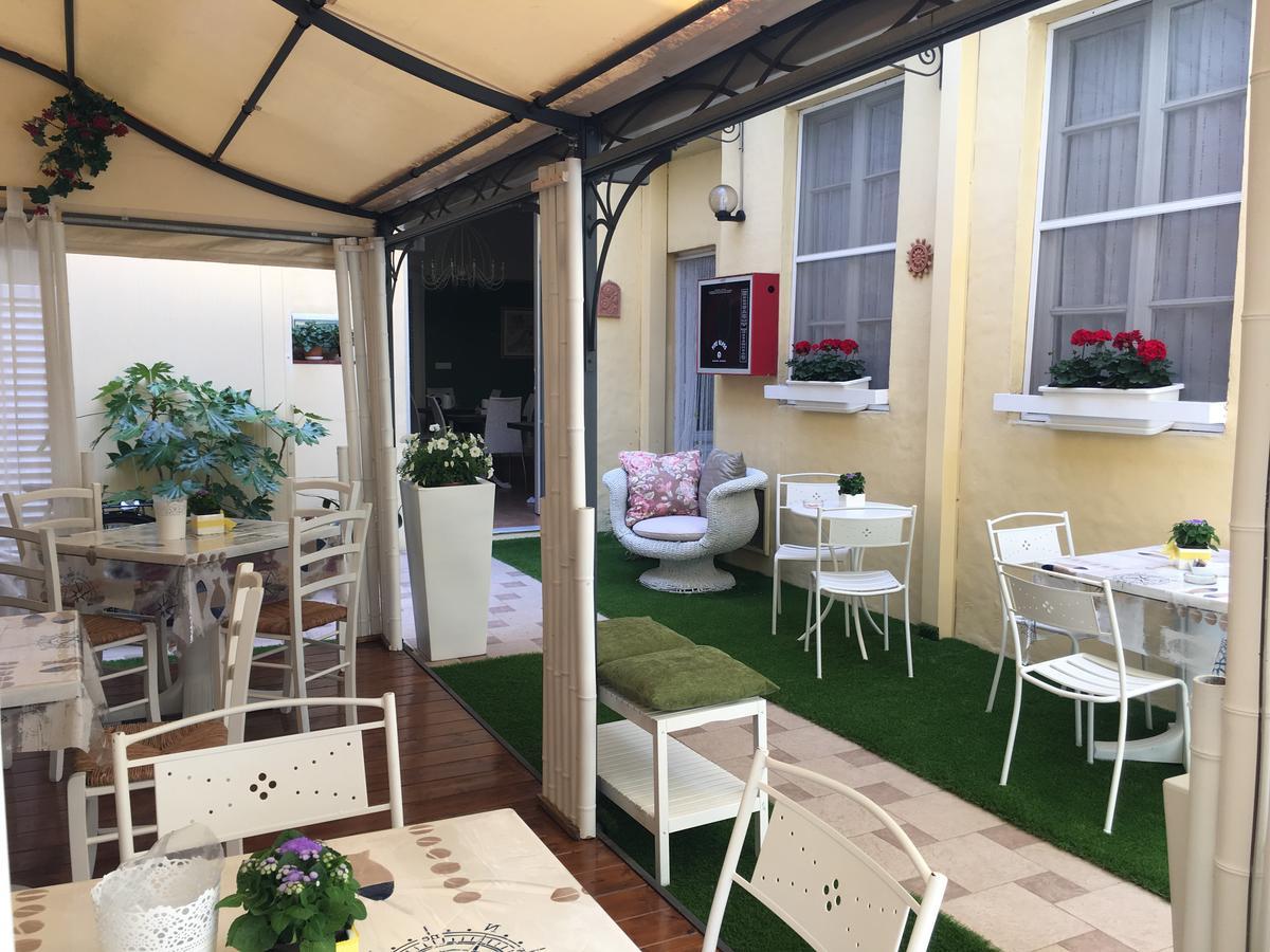 Hotel Internazionale Viareggio Kültér fotó